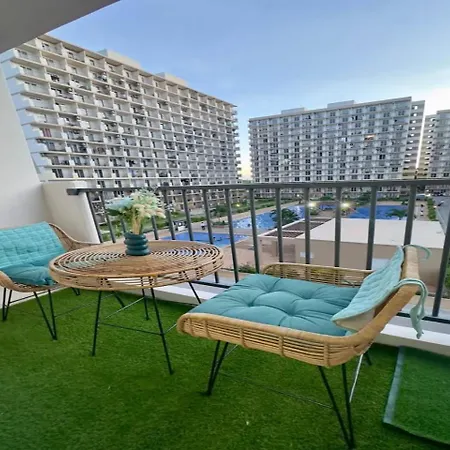 Cozy Studio With Balcony And Pool View