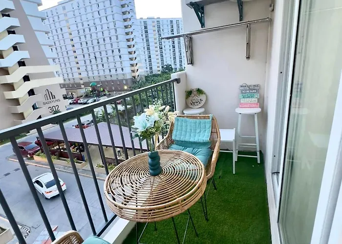 Guest house Cozy With Balcony And Pool View 4*